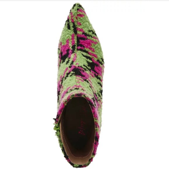 new BETSEY JOHNSON Women's Parkker Pointed-Toe Kitten-Heel Booties 2510 3T4M - Picture 4 of 5
